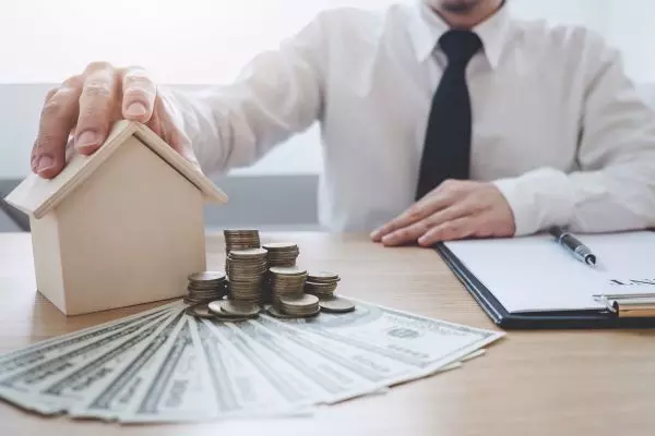 Obtén un préstamo al empeñar una casa